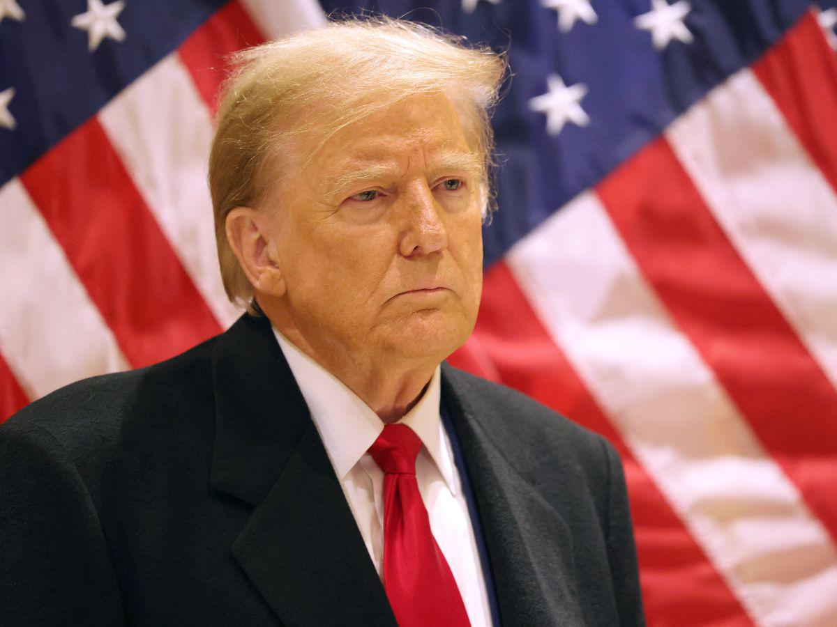 Trump a juicio el 15 de abril, la justicia reduce su fianza