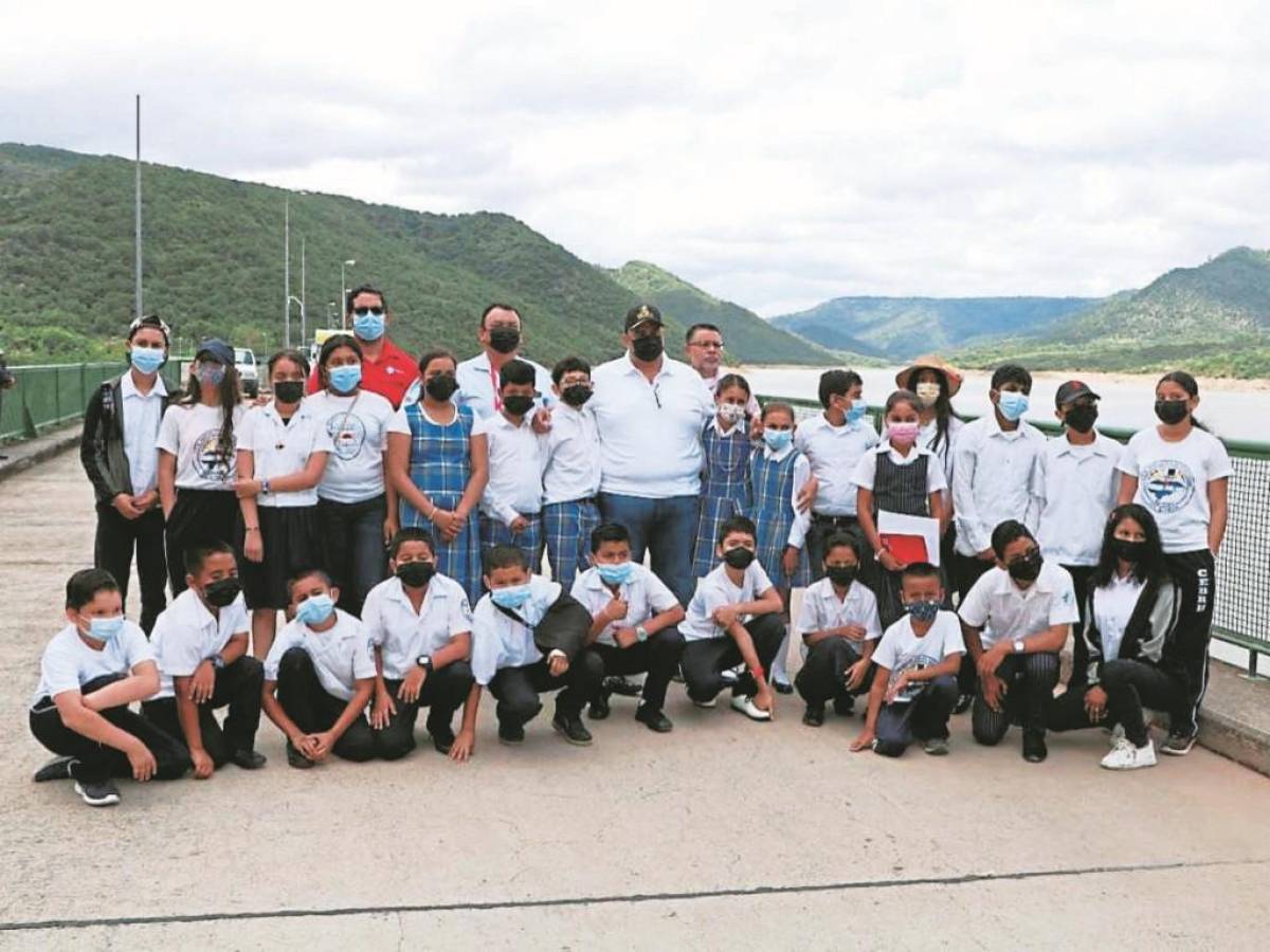 Héroes ecológicos conocieron, junto al alcalde, el embalse La Concepción