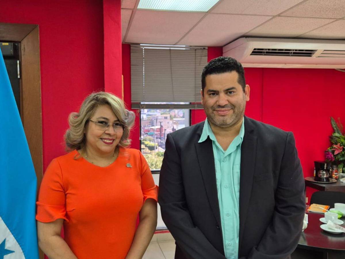 Cuánto gana Miguel Briceño, funcionario que pidió quitar la personería jurídica a iglesias