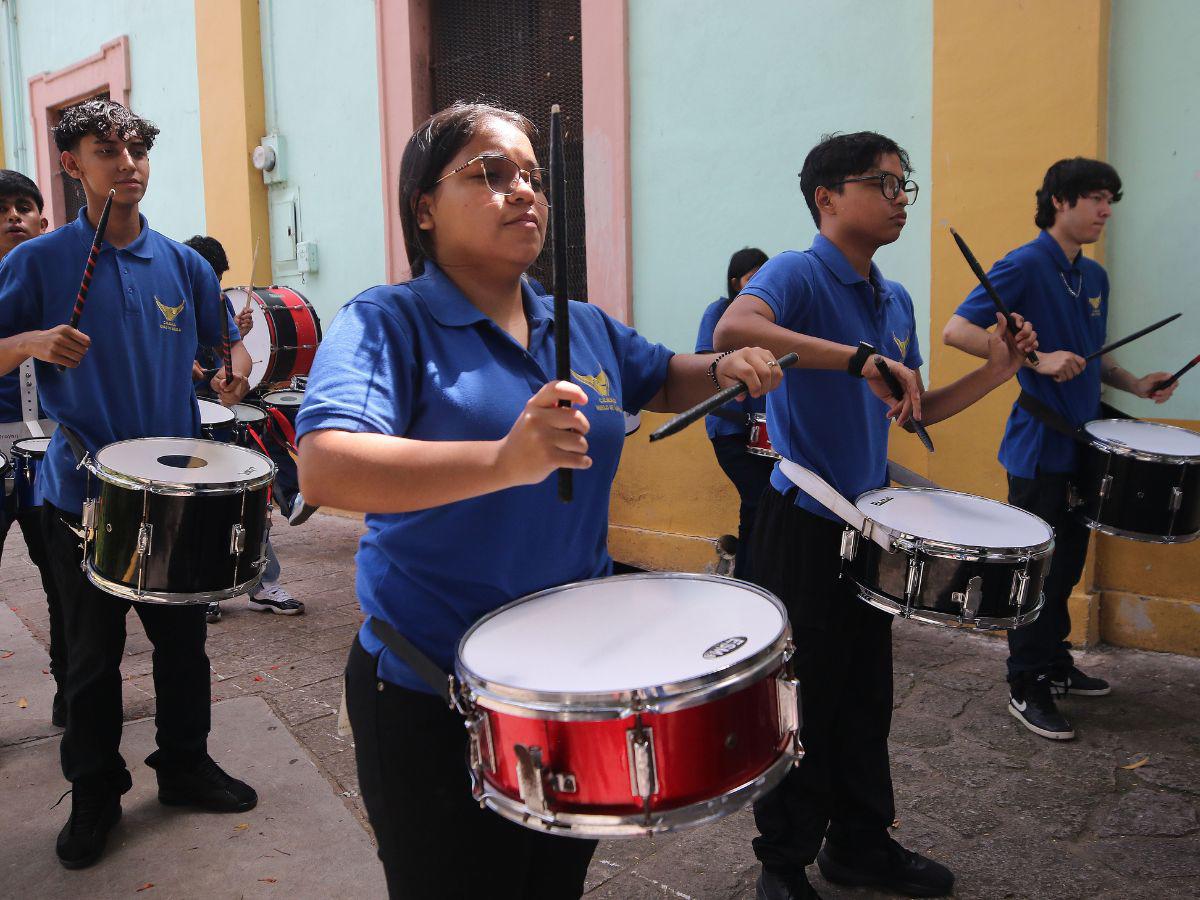 La banda del Instituto Vuelo de Águila lista para brillar en los desfiles patrios