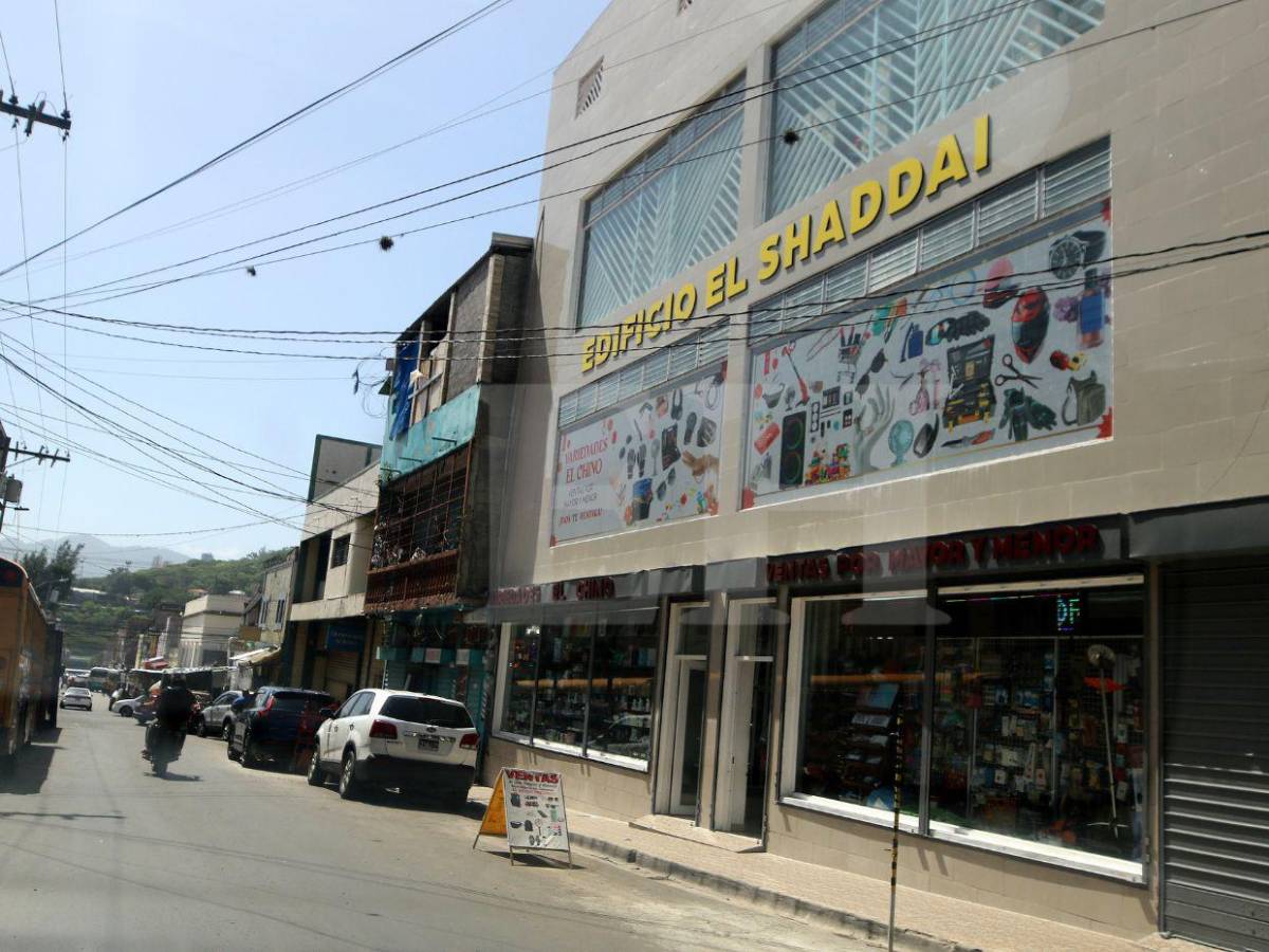 Competencia desleal: Comercios chinos van ganando terreno en la capital