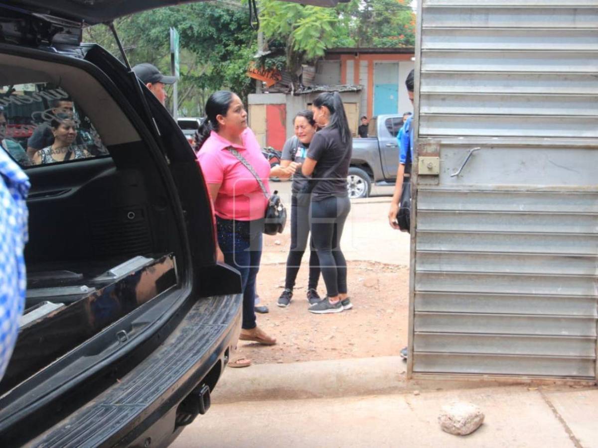Entre dolor y llanto retiran el cuerpo de Kevin Cruz, joven que mataron en Comayagüela