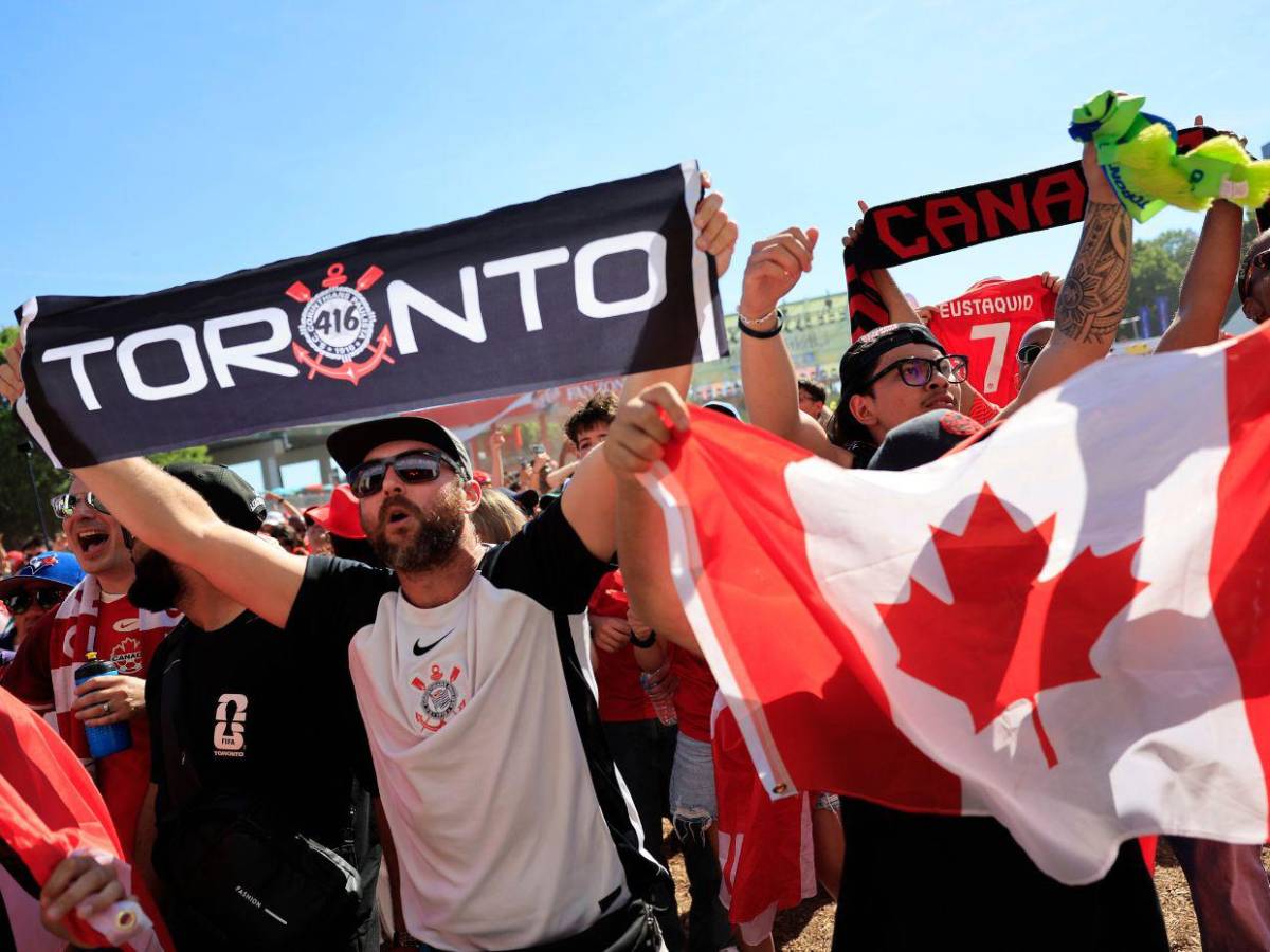 Locura en Toronto: aficionados de Canadá celebran histórico triunfo contra Sudáfrica