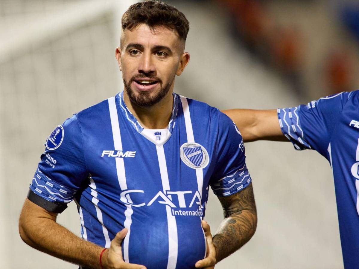 El problema que tiene Agustín Auzmendi para jugar con la Selección de Honduras.