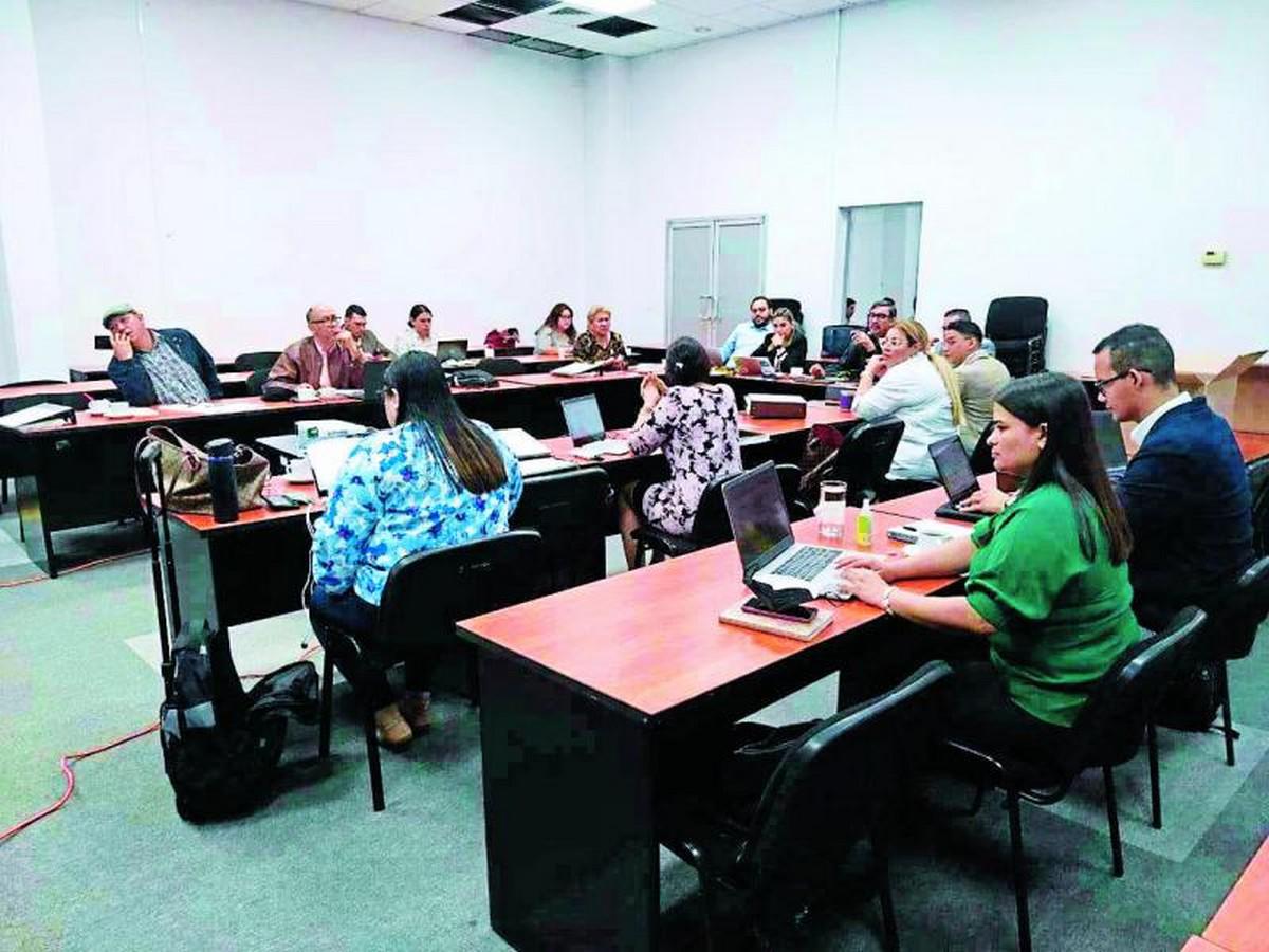 Denuncian a Junta Nominadora de filtración de prueba de conocimiento aplicada a aspirantes