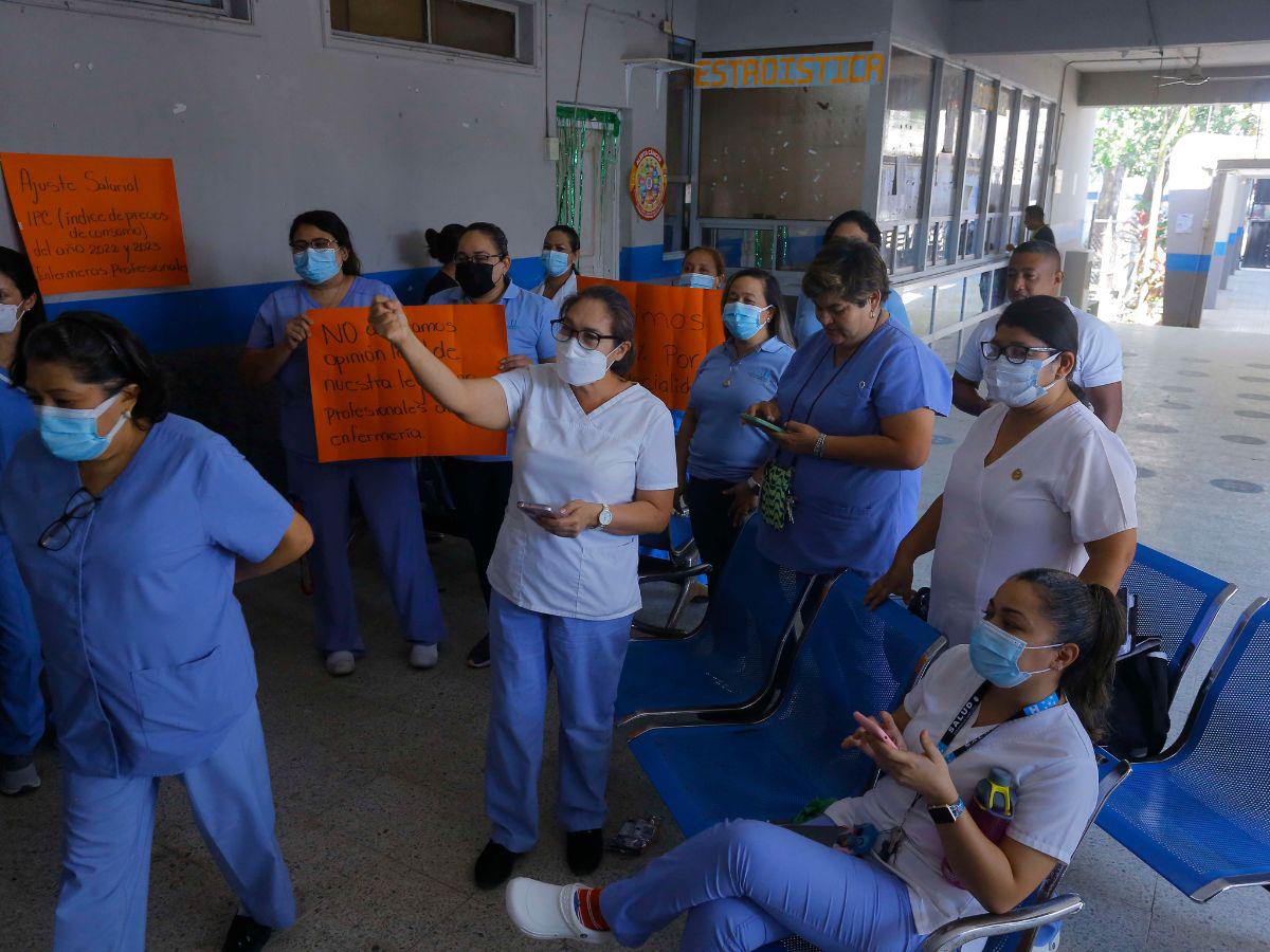 Enfermeras se van a paro de labores en varios hospitales