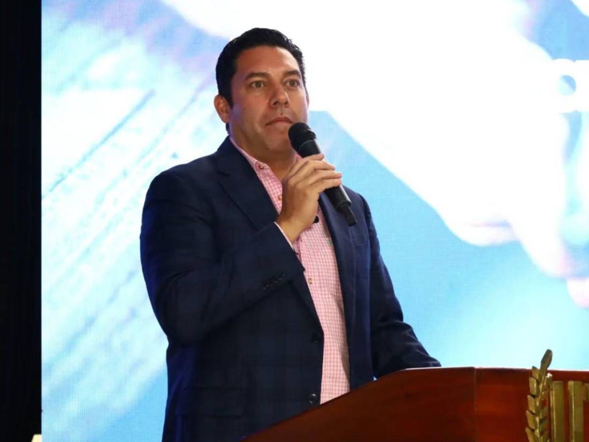 El anuncio de Juan Diego Zelaya con el Trans-450: ¿Ricardo Álvarez manejará un bus?