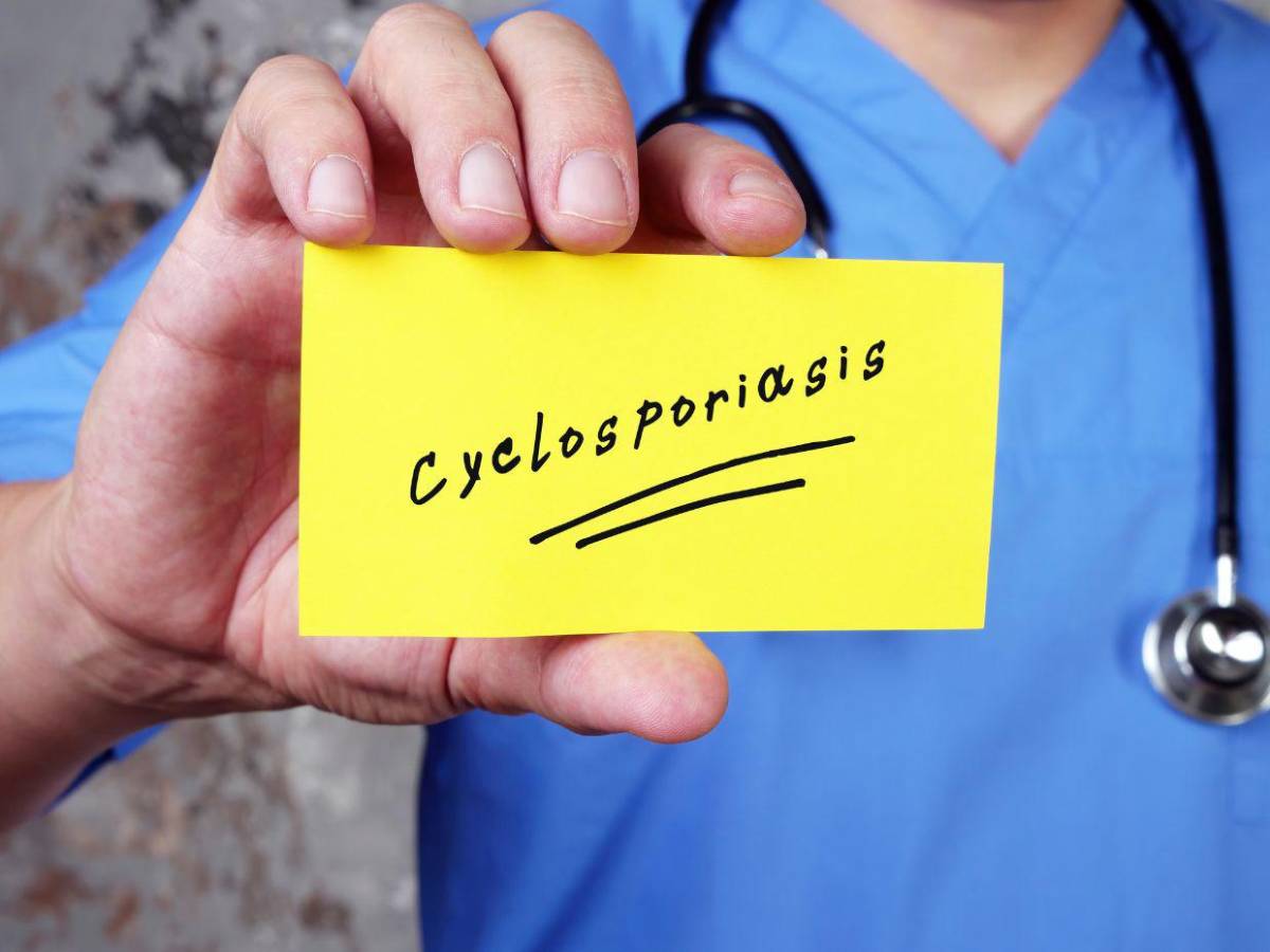 Dos muertos por ciclosporiasis en EE UU: ¿qué es, cómo se contagia y cuáles son sus síntomas?