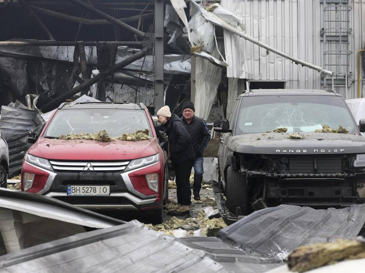 Las tenebrosas imágenes del ataque ruso a zona energética de Odesa