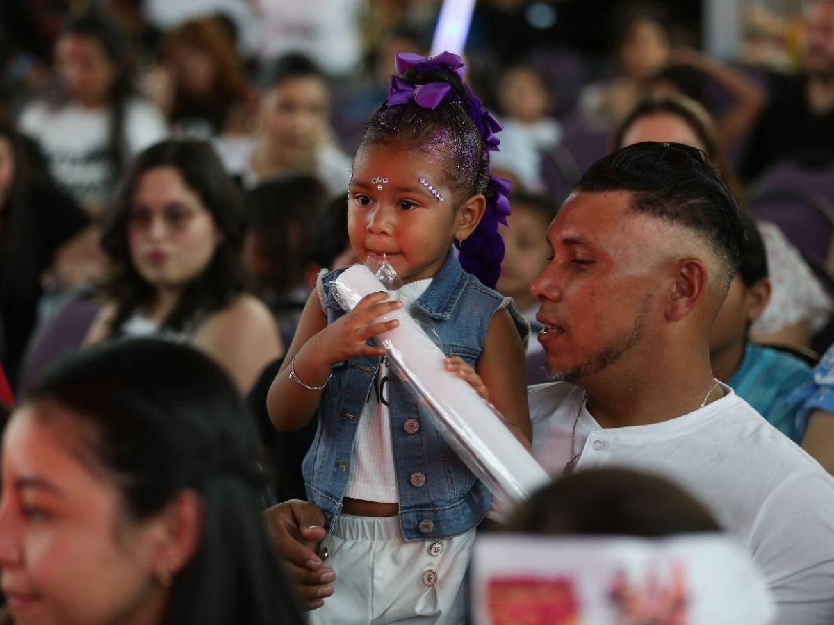 Entre trenzas moradas y moñitos: Así fue el show de las Guerreras K-Pop en Tegucigalpa