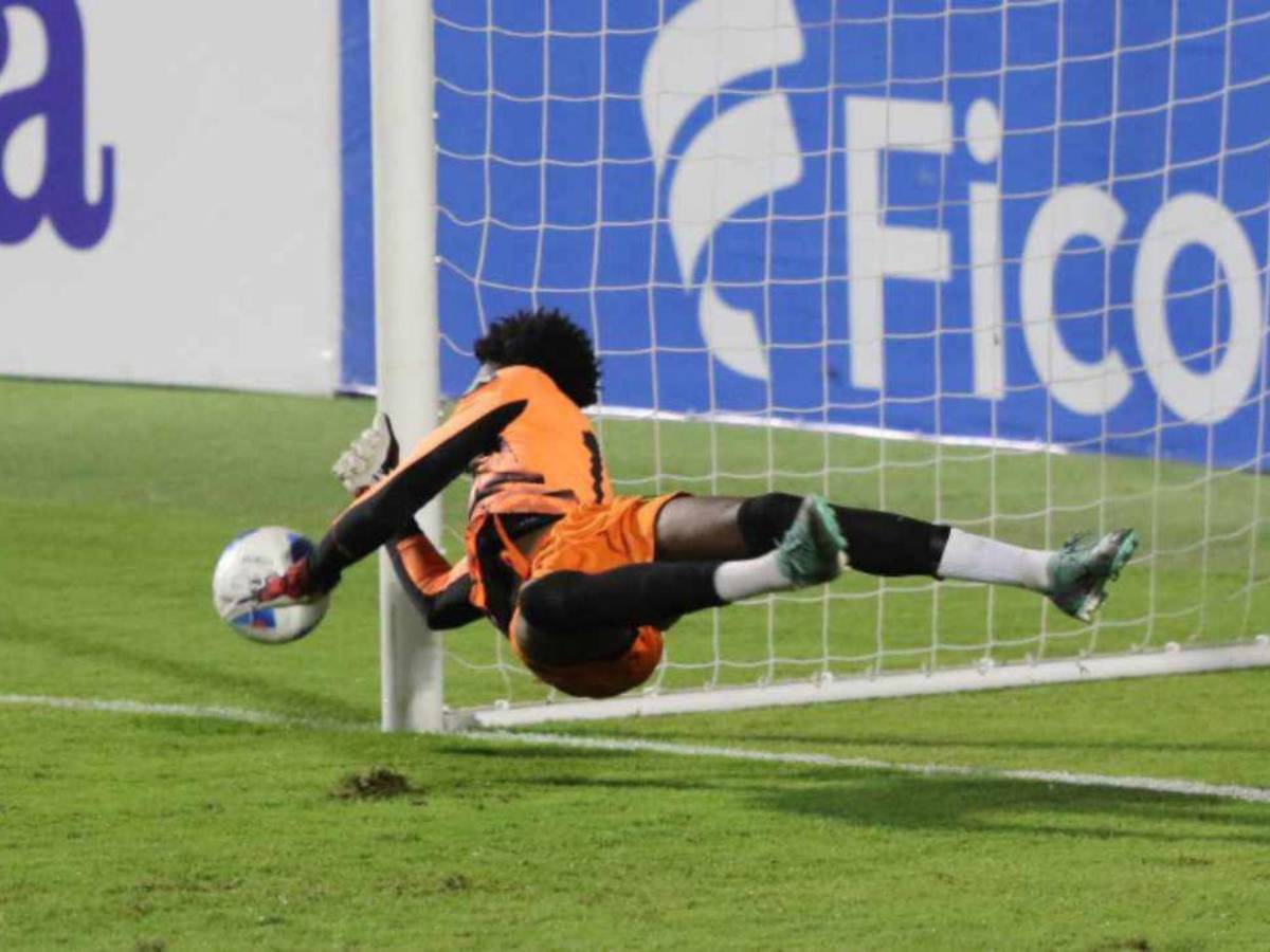 Tomé la decisión de tirarlo ahí: Choco Lozano sobre su penal fallado ante Antigua y Barbuda