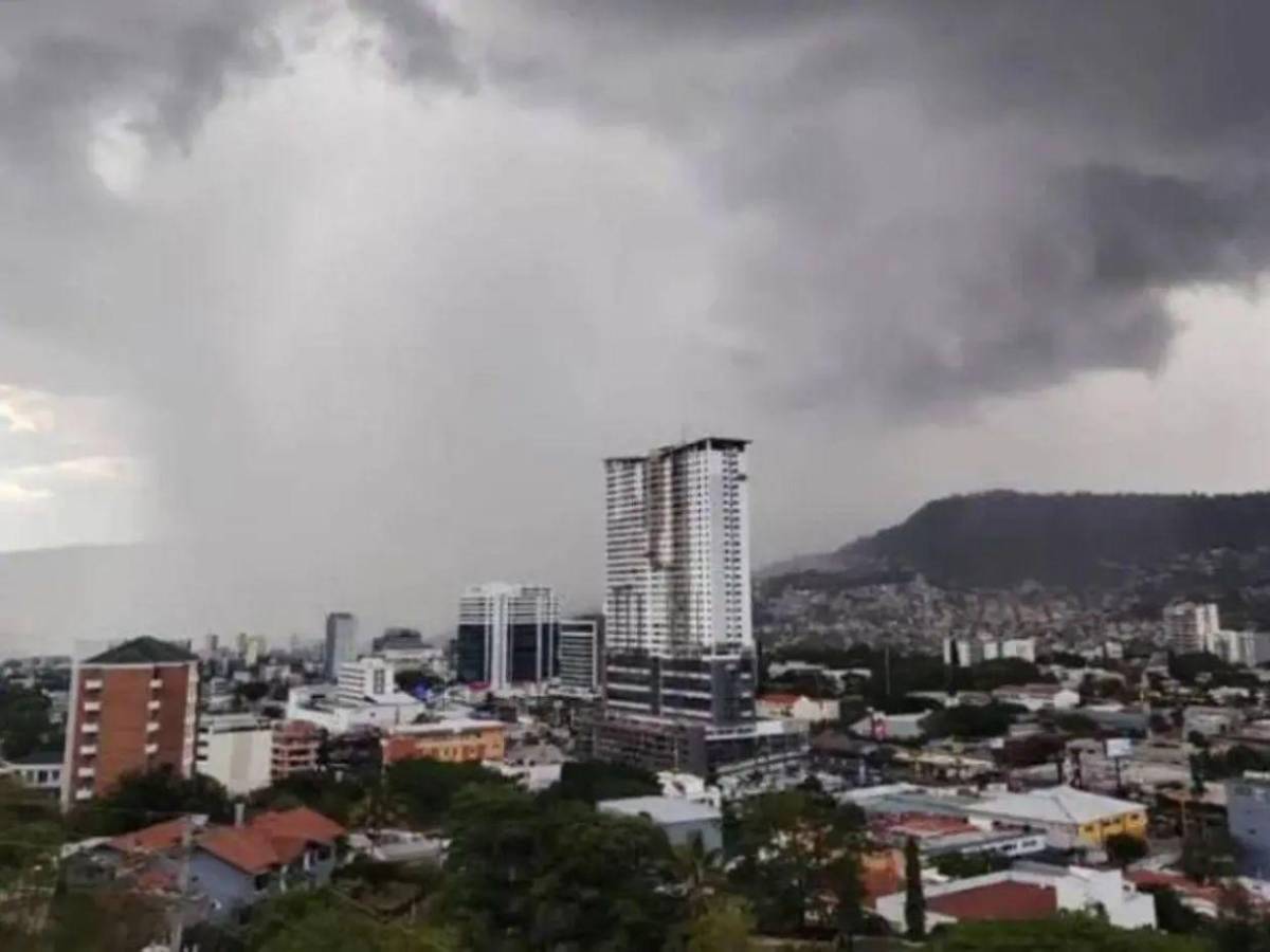 Onda tropical dejará lluvias con actividad eléctrica: ¿cuándo ingresa y qué departamentos afectará?