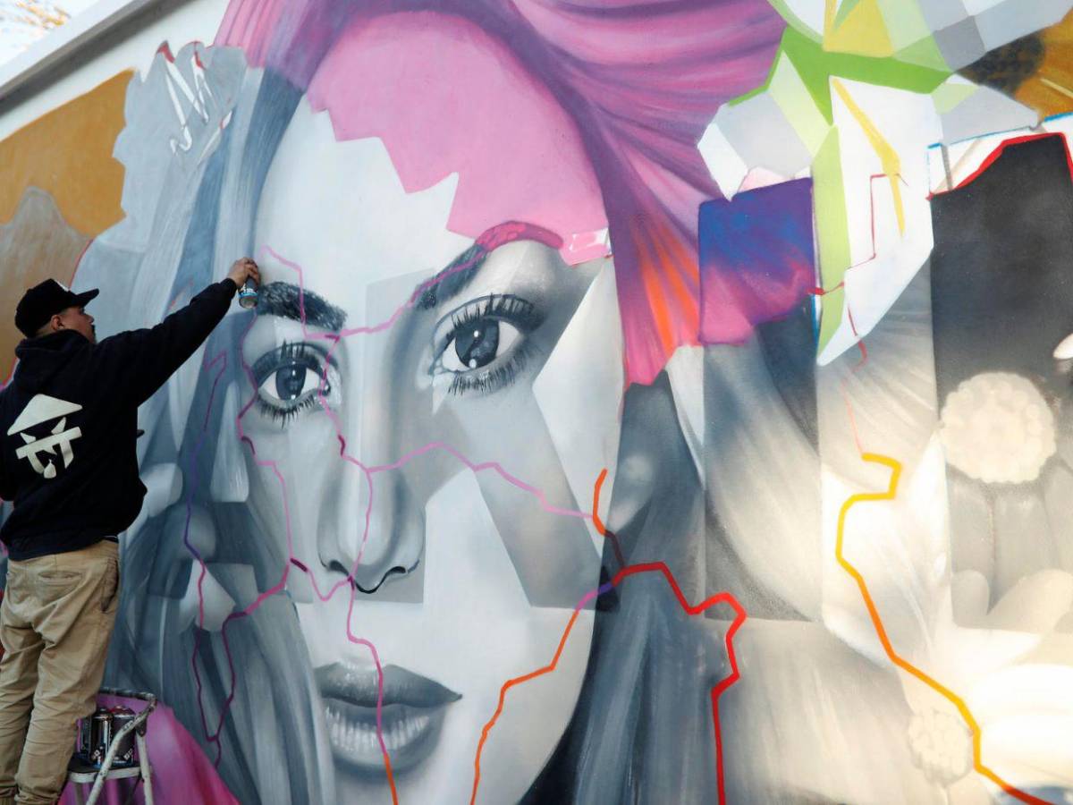 Shakira reúne a Centroamérica en San Salvador: hondureños entre los miles de asistentes