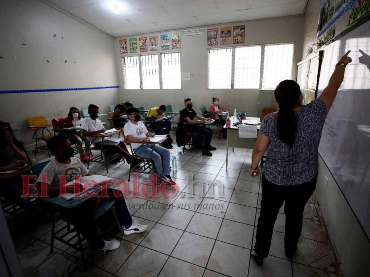 Educación suspende clases en la capital tras colapso por lluvias