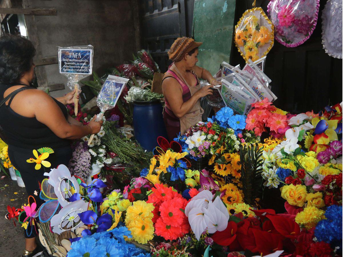 Nuestros Santos Difuntos serán recordados con coloridos arreglos