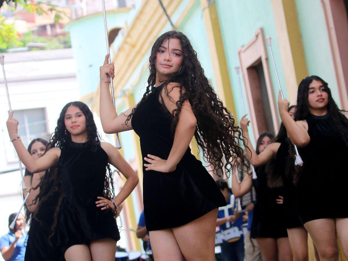 Las bellas palillonas del Instituto Vuelo de Águila que engalanarán los desfiles el 15 de septiembre