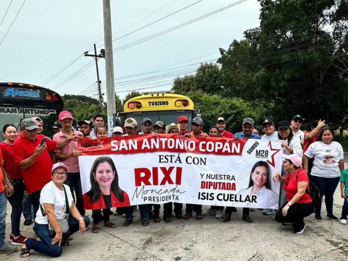 Pese a ser suspendida de Libre, Isis Cuéllar participó en marcha del partido en SPS