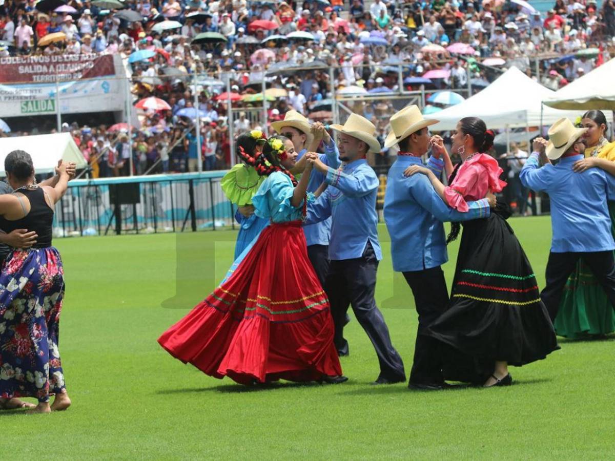 Danzas garífunas y lencas: así estuvo el show cultural de los desfiles patrios 2025