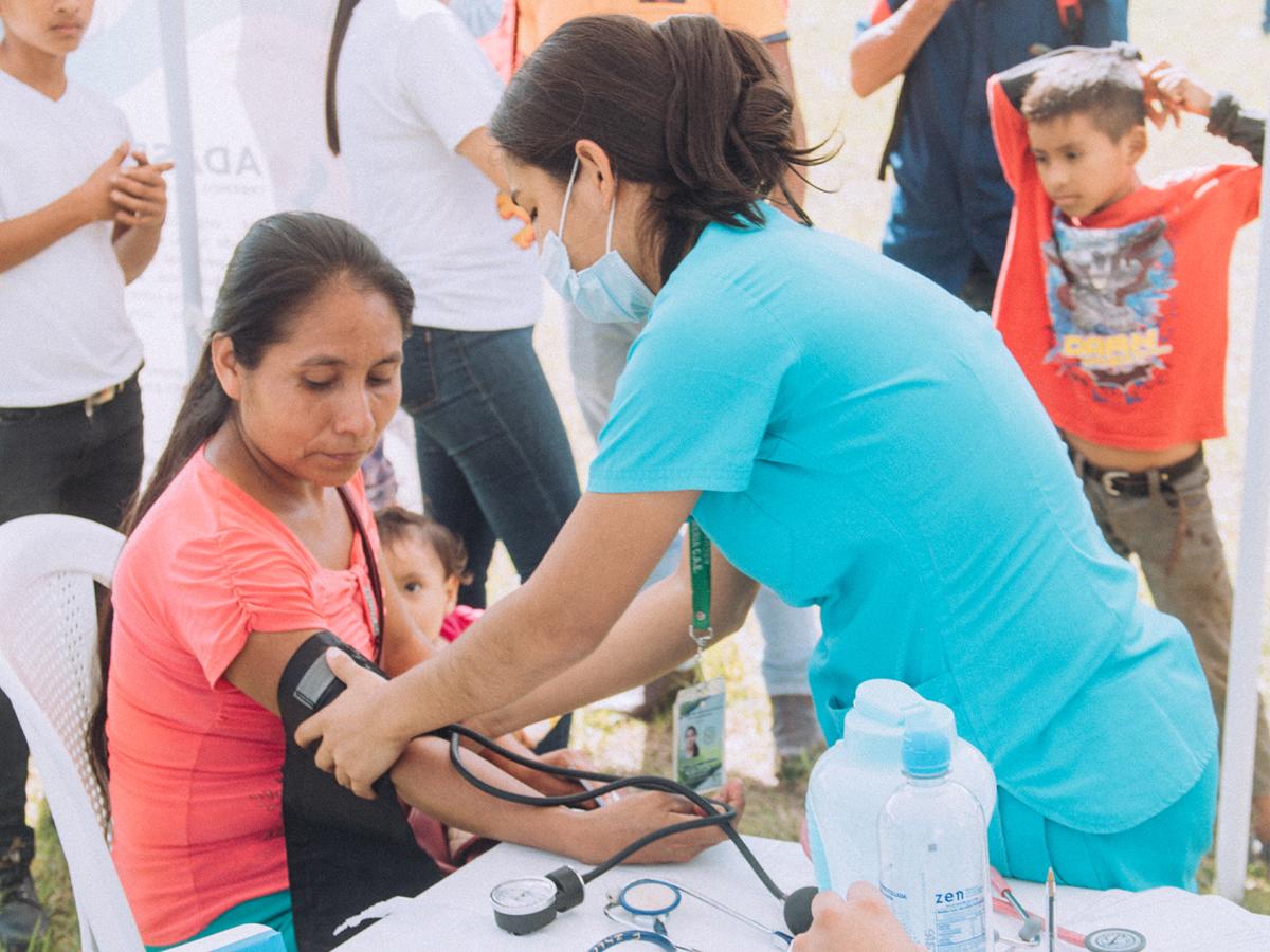 Un objetivo del programa es mejorar el uso y la oferta de los servicios de salud y nutrición para mujeres (especialmente para jóvenes embarazadas) y para la niñez temprana (0 a 6 años).