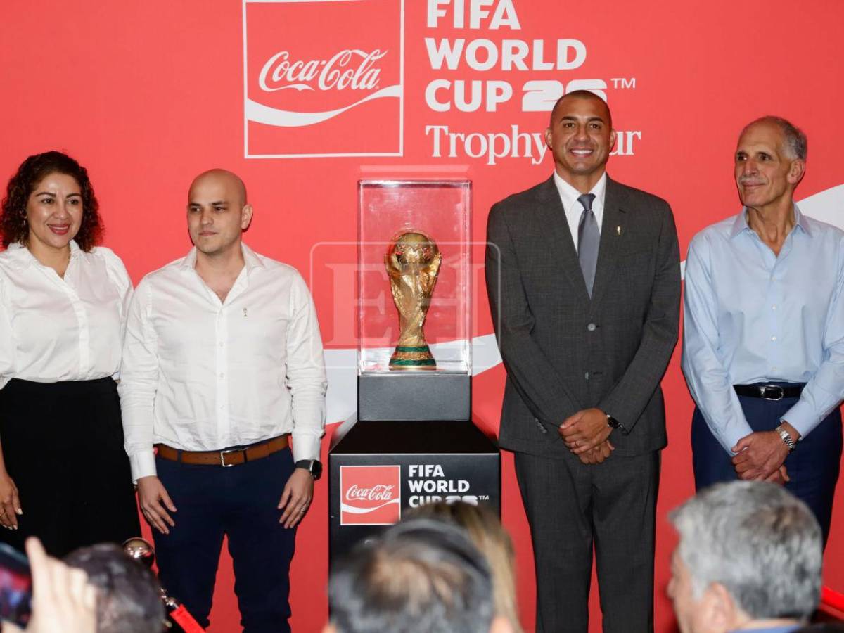 Copa del Mundo en Honduras: lo que hizo Nasry Asfura con el trofeo y, ¿qué le dijo a Trezeguet?