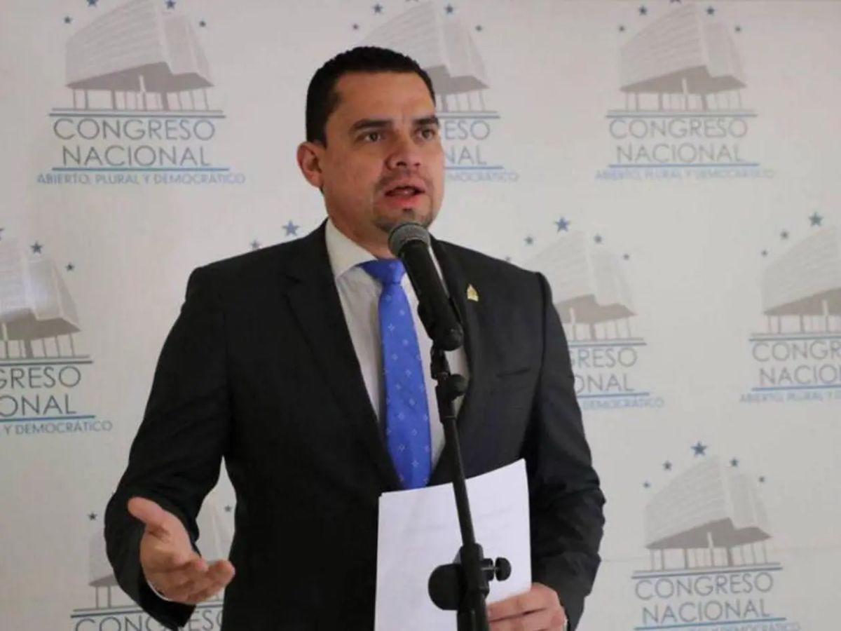 ¿Para quién iba dirigido el ataque explosivo que hirió a la diputada Gladis López?