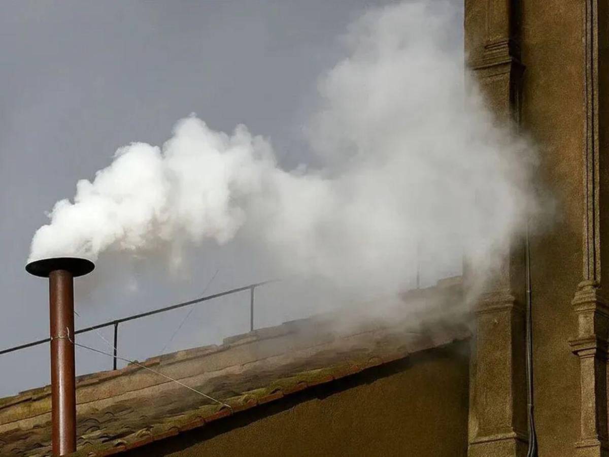 Con multitud de fieles y oraciones: así fue la misa Pro eligendo pontífice en el Vaticano