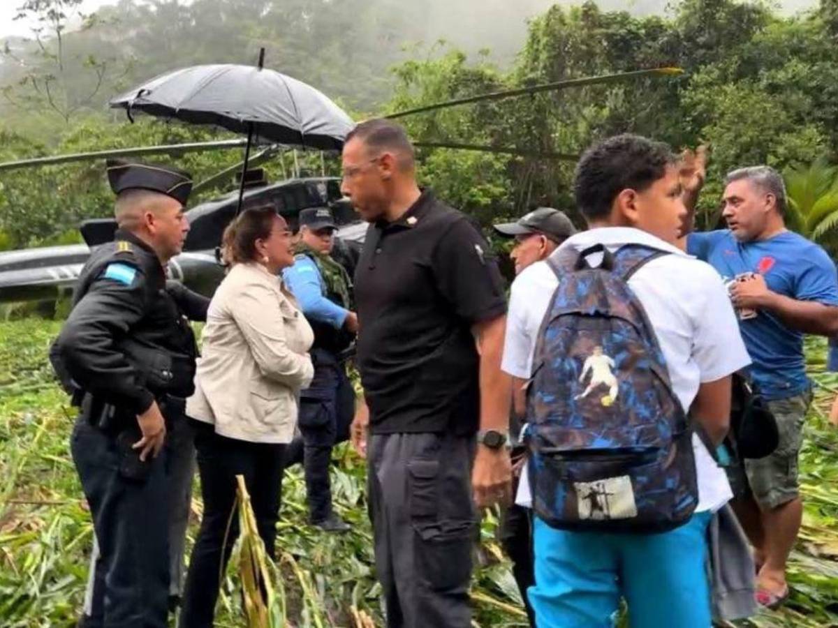 Imágenes del aterrizaje forzoso del helicóptero donde iba Xiomara Castro en Santa Cruz de Yojoa