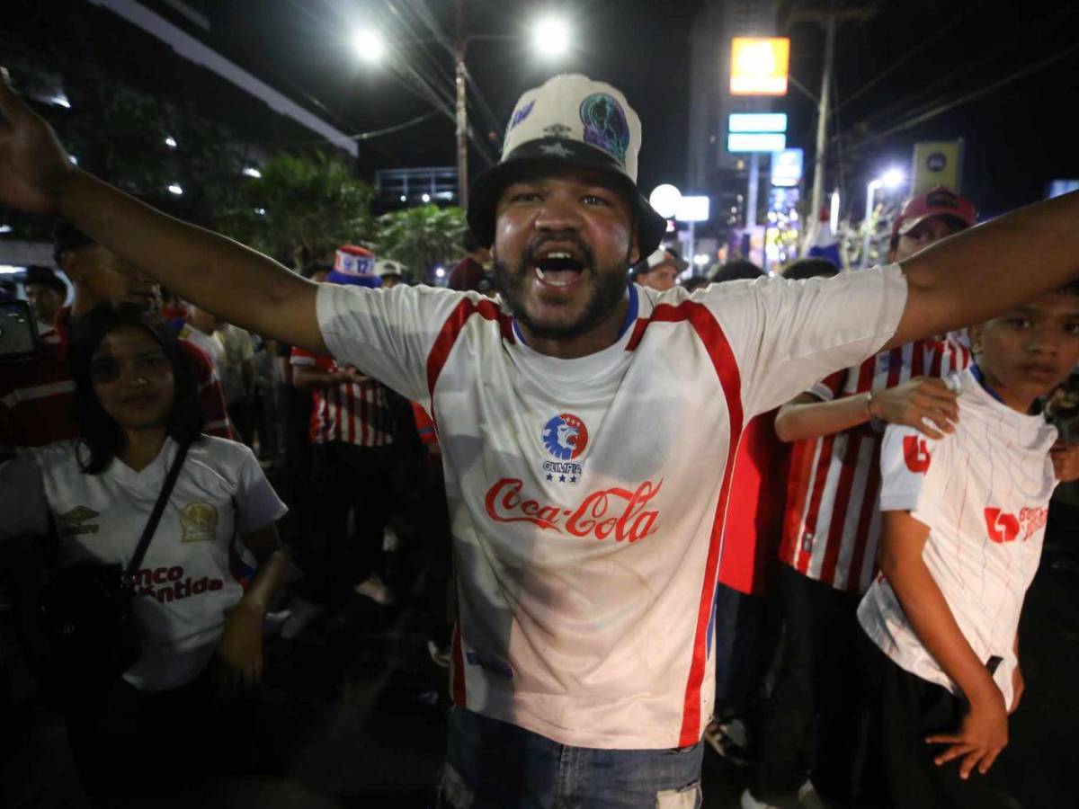 ¡Locura en bulevar Morazán! Así festejan los olimpistas el título 39
