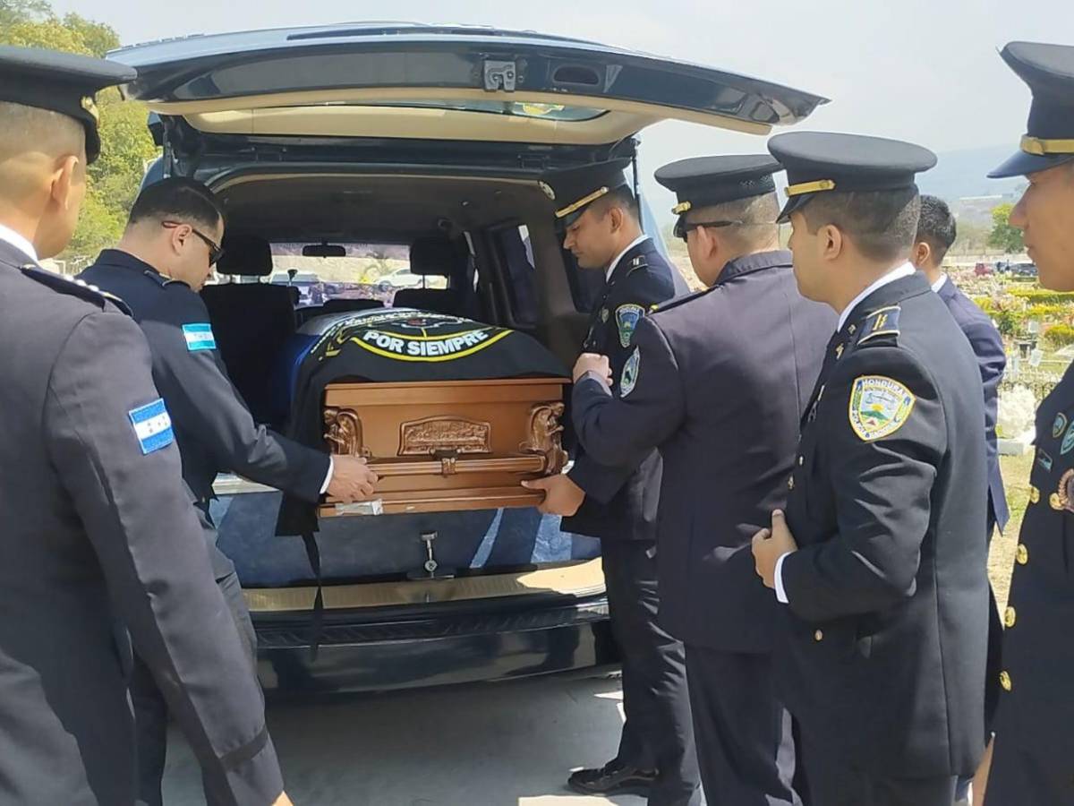 Le tendieron una trampa, pero se lo dejo a Dios: padre del comisario Lester Amador, víctima en Corinto