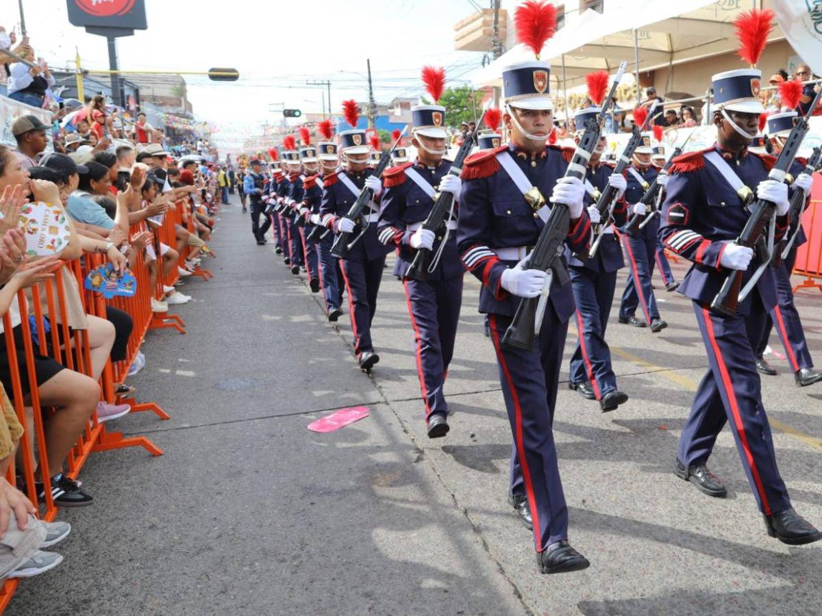 Color, alegría y belleza en el Carnaval Internacional de La Ceiba 2025