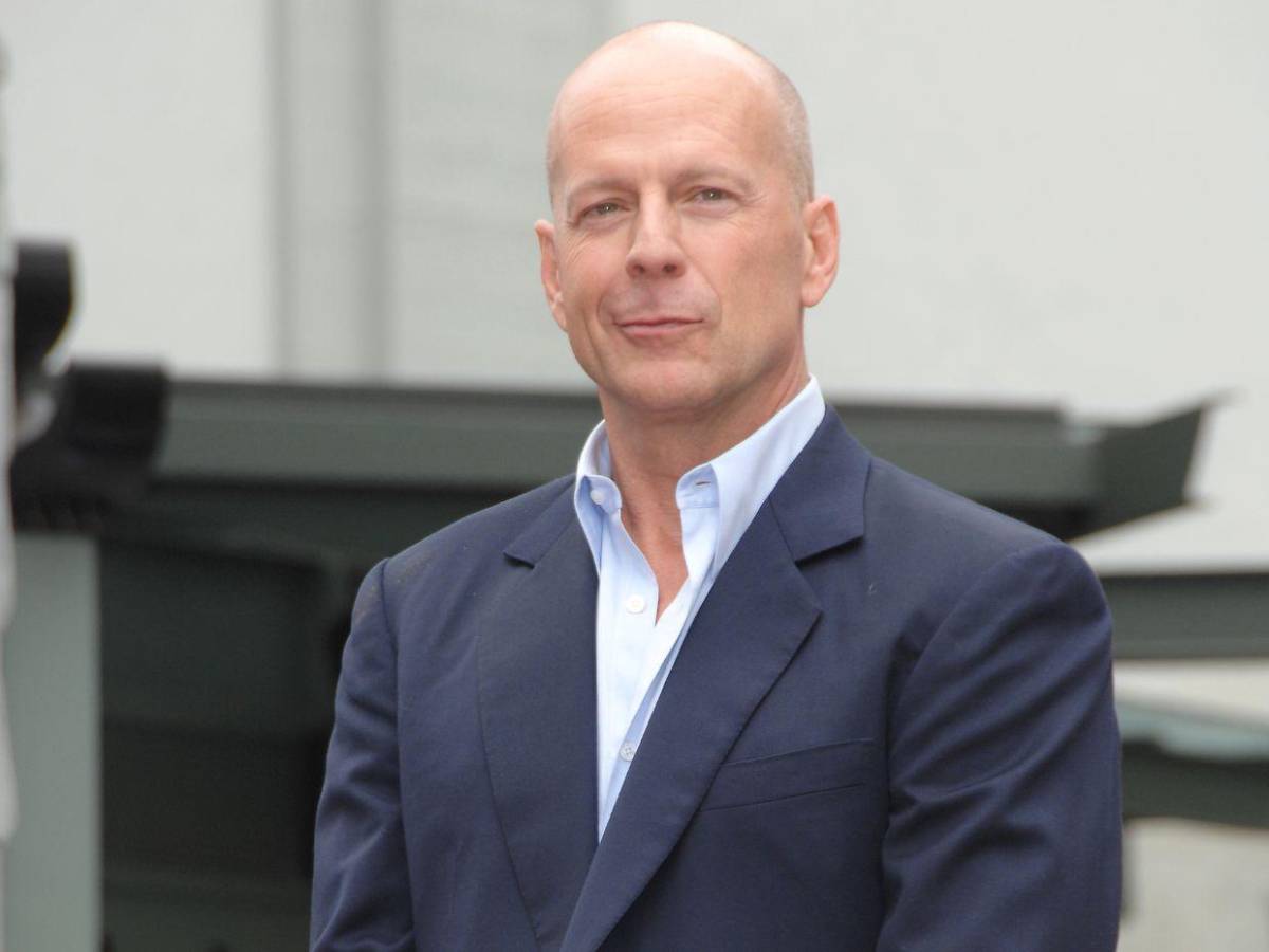 Bruce Willis fue trasladado a  una casa de cuidados, pero se mantiene muy activo
