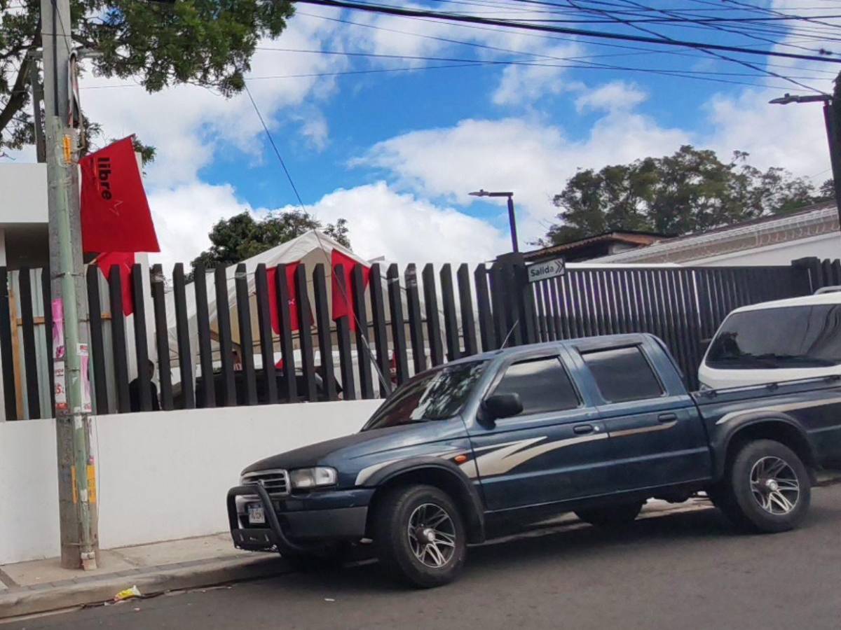 Completamente desolada: Así luce la sede de Libre este lunes 1 de diciembre