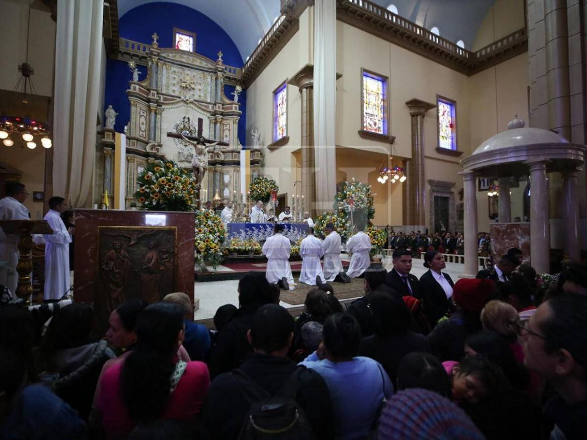 Misa en honor a la Virgen reúne a autoridades y fieles en Basílica Menor de Suyapa