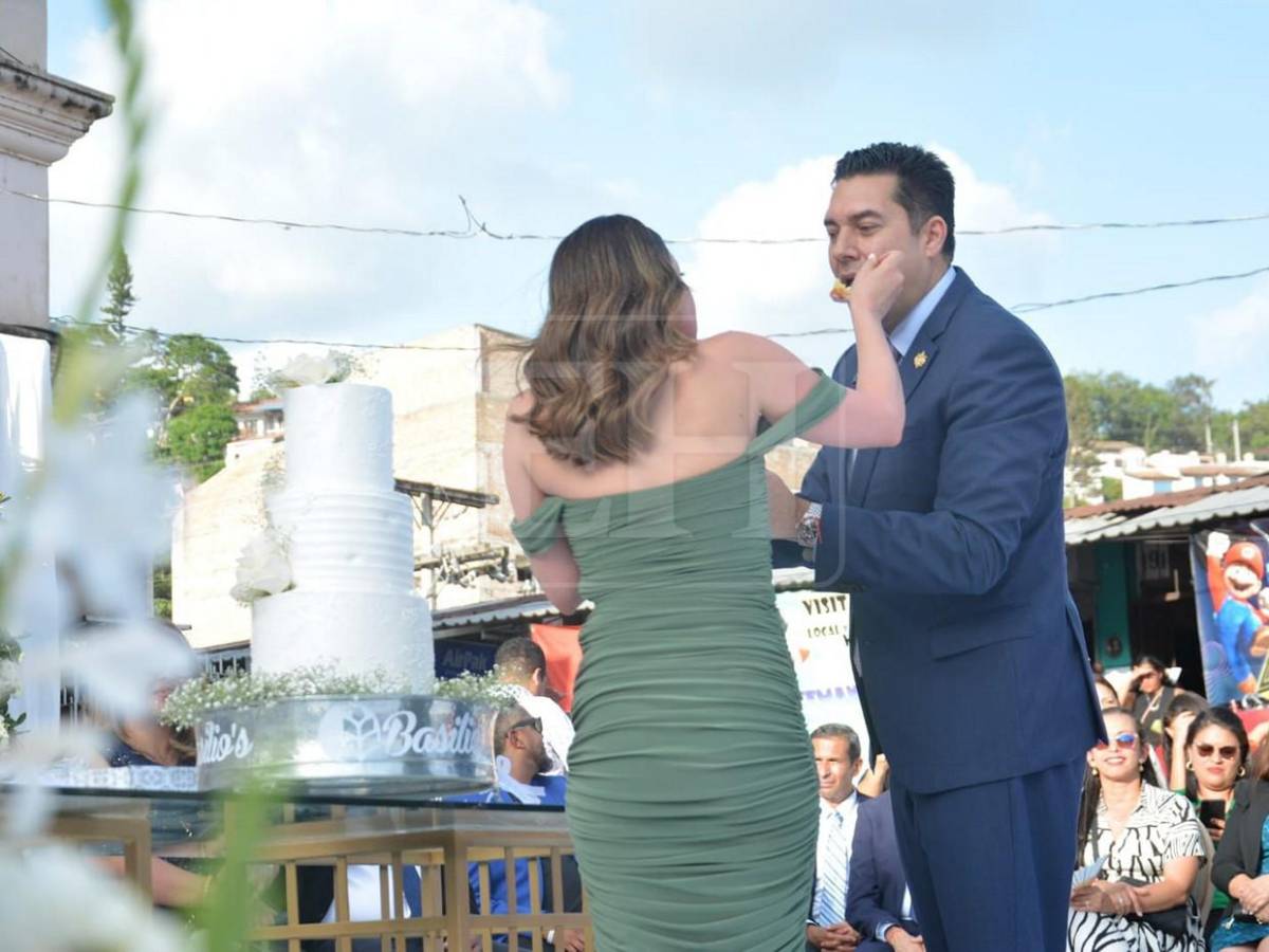 Más que romance: así vivieron su gran día las parejas en las bodas gratis de la capital