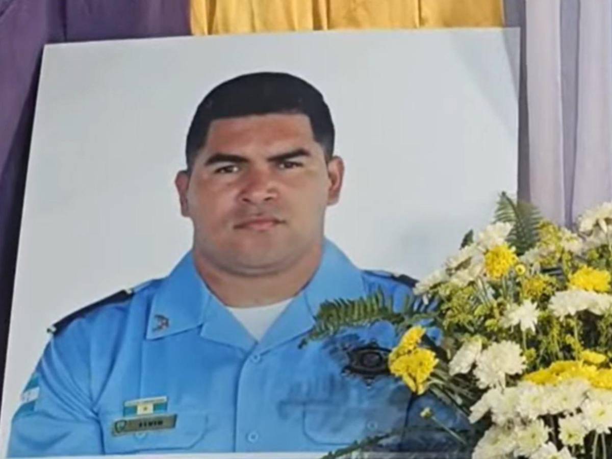 “Papi, no te vayas, es de noche”: palabras del hijo del policía Dailin Elvir antes de morir en Corinto
