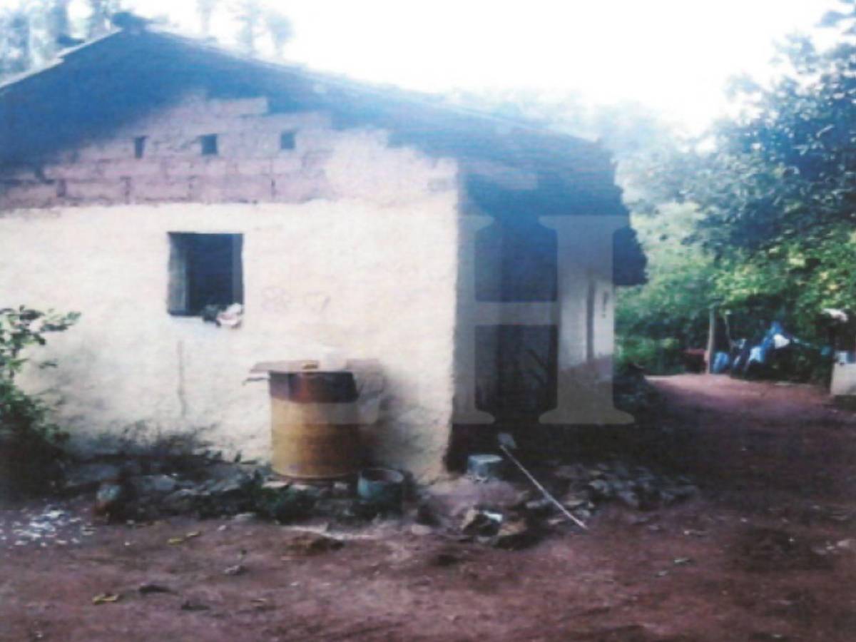 Con foto mal tomada de su casa, excuñada de Isis Cuéllar recibió L100 mil de Sedesol