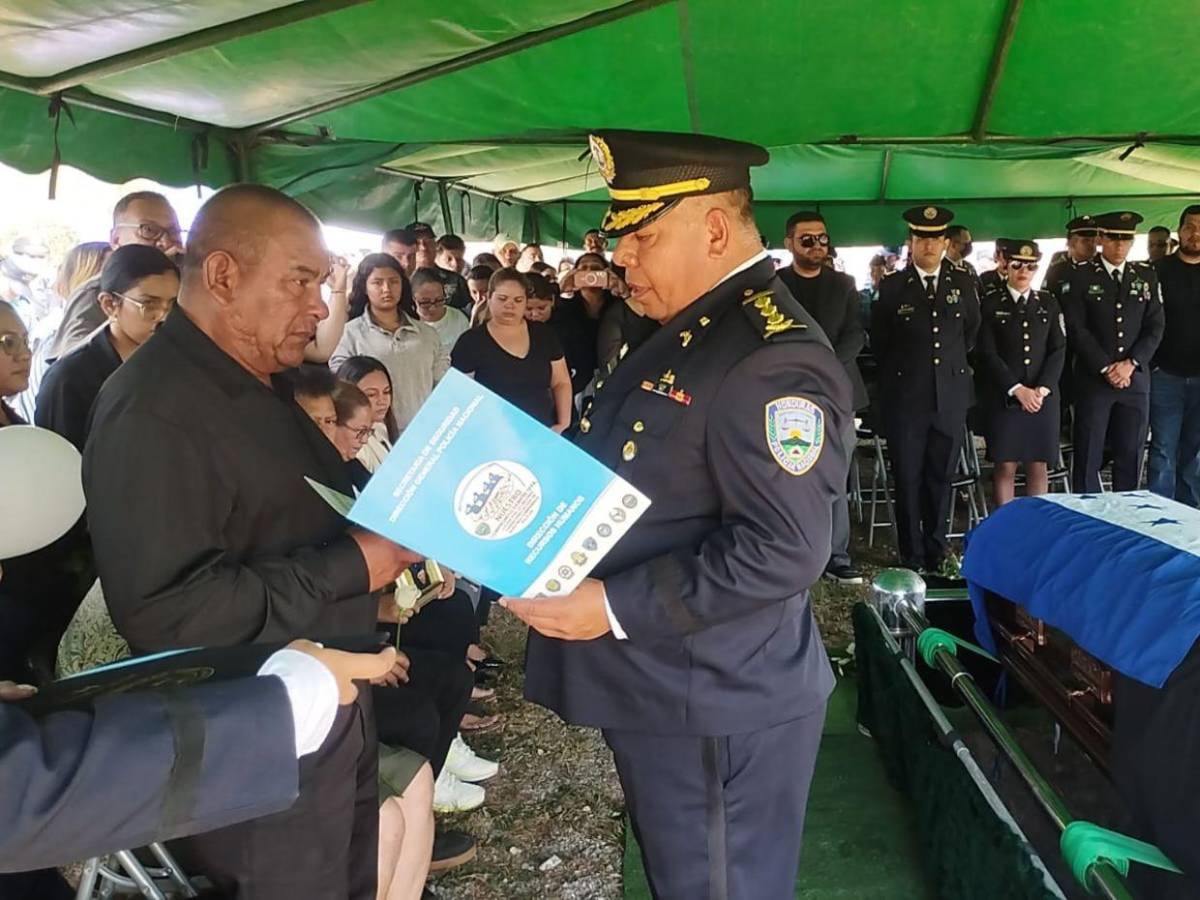 Le tendieron una trampa, pero se lo dejo a Dios: padre del comisario Lester Amador, víctima en Corinto