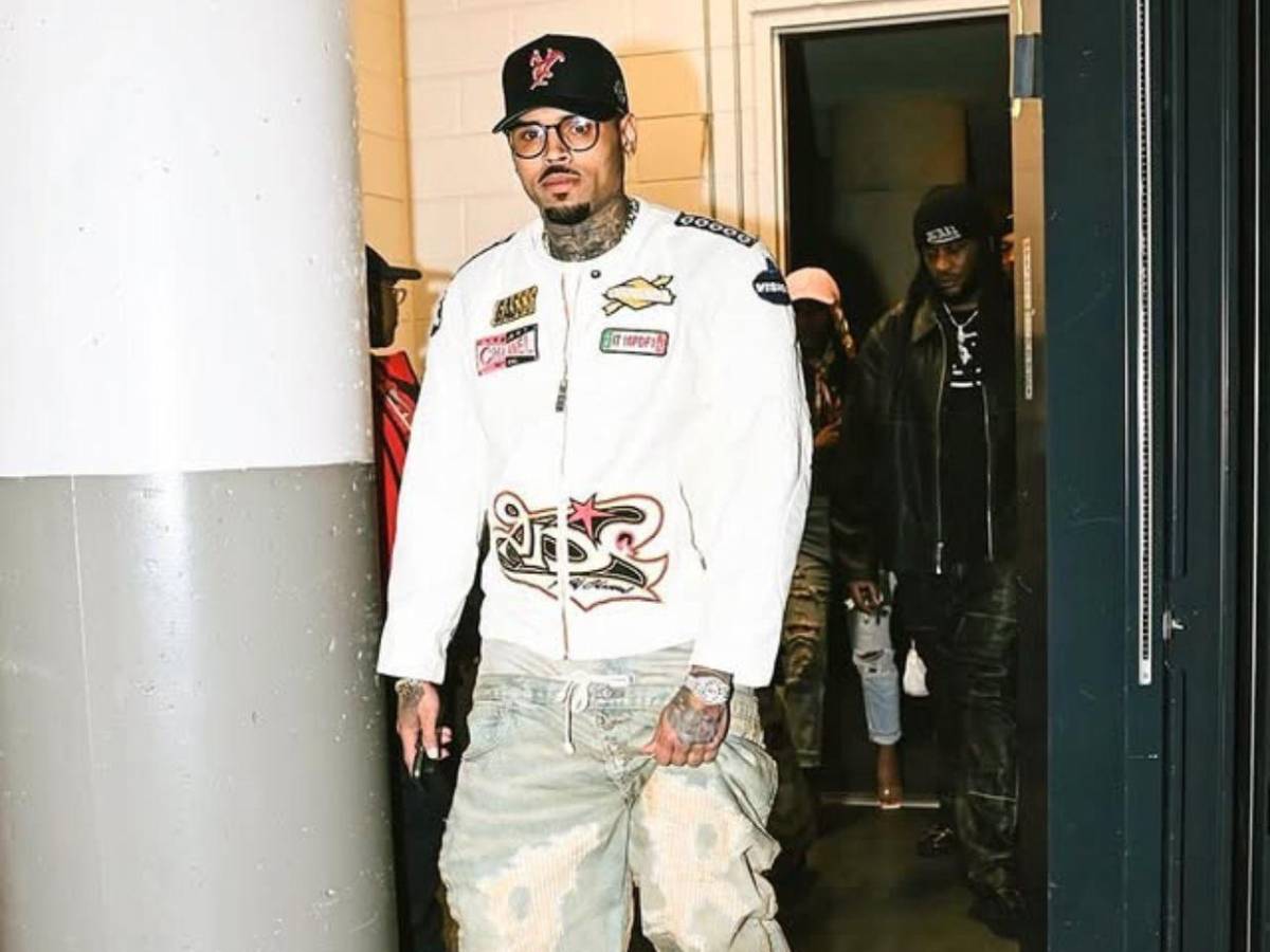 Tras arresto por agresión, Chris Brown queda libre bajo fianza
