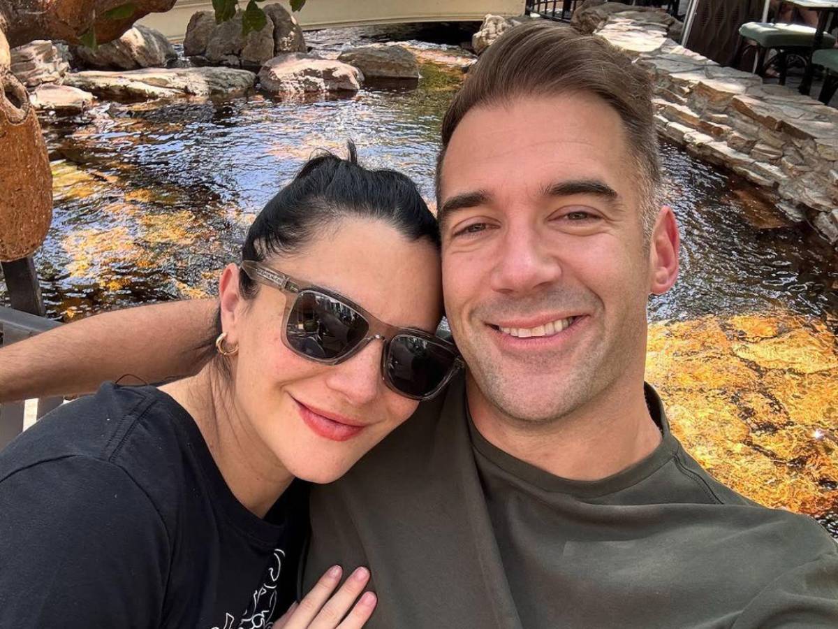 ¡Doble milagro! Martha Higareda y Lewis Howes confirman el nacimiento de sus gemelas