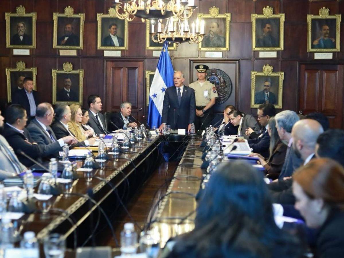 Los funcionarios con mejor salario en el gobierno de Nasry Asfura