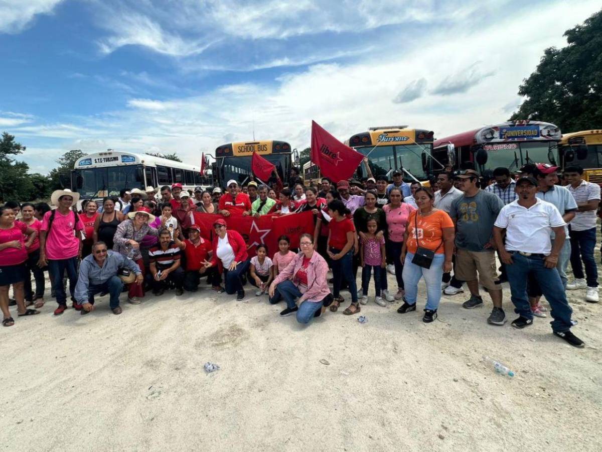 Pese a ser suspendida de Libre, Isis Cuéllar participó en marcha del partido en SPS