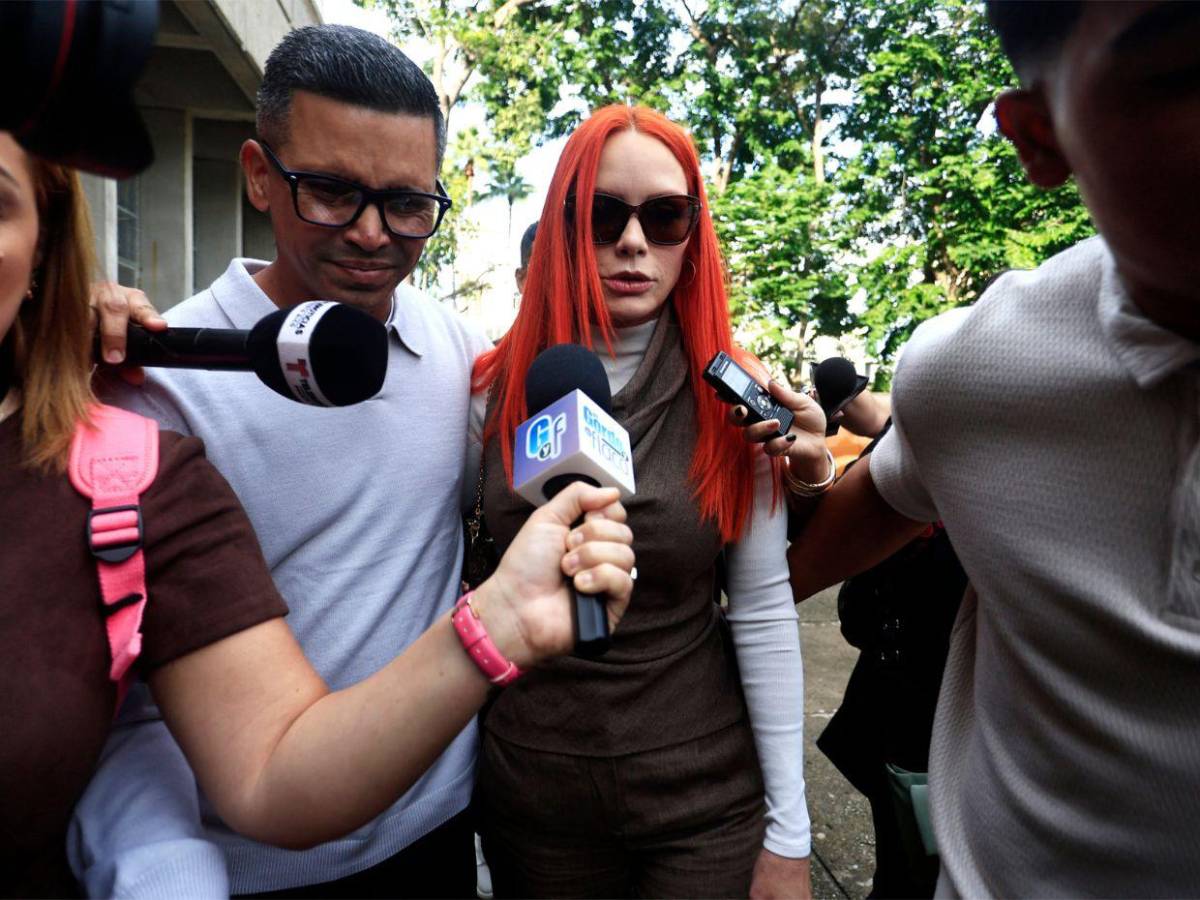 Esposa de Daddy Yankee pide sancionar al cantante por desacato judicial Esposa de Daddy Yankee pide sancionar al cantante por desacato judicial