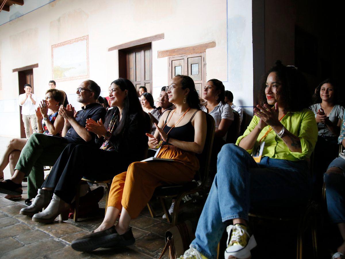 Leonel Alvarado: “La poesía me demuestra que yo nunca me fui”