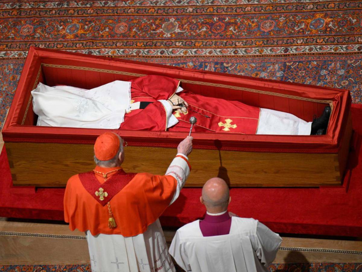 Francisco, el papa de los últimos: así fue su funeral entre poderosos y desfavorecidos​​​​​​