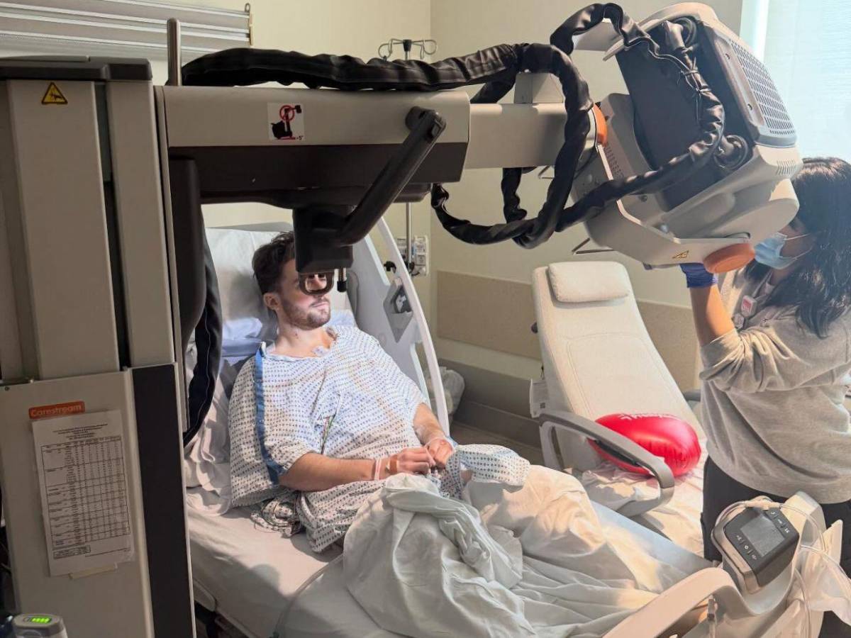 Daniel Neeson hijo de Liam Neeson operado de un defecto cardíaco congénito