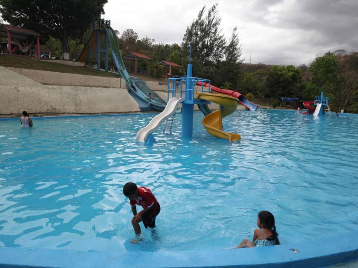 ¡Nada como un chapuzón! Capitalinos disfrutan de balnearios cerca de Tegucigalpa ¡Nada como un chapuzón! Capitalinos disfrutan de balnearios cerca de Tegucigalpa