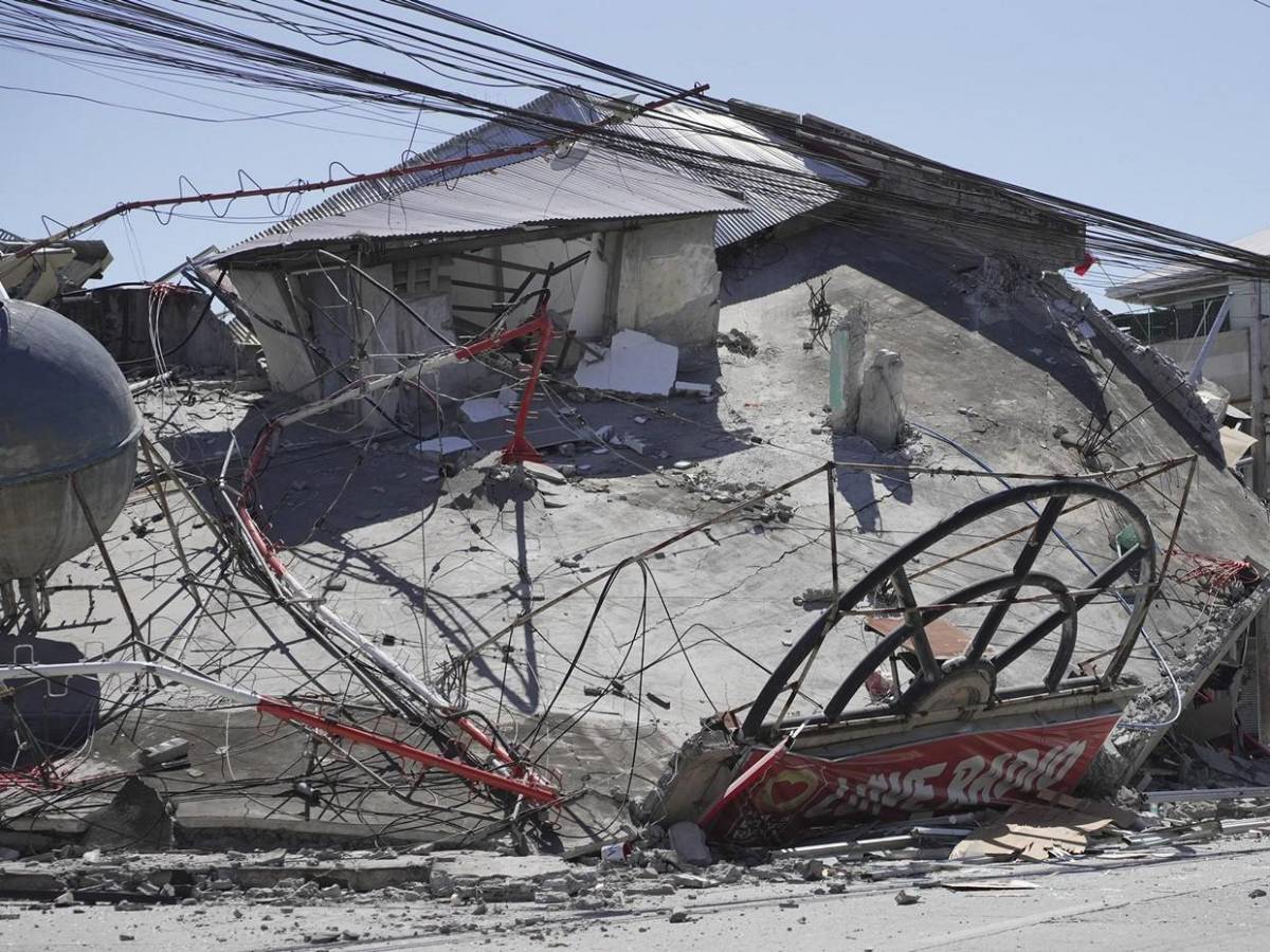 Varios edificios colapsaron: los cuantiosos daños que dejó el terremoto en Filipinas