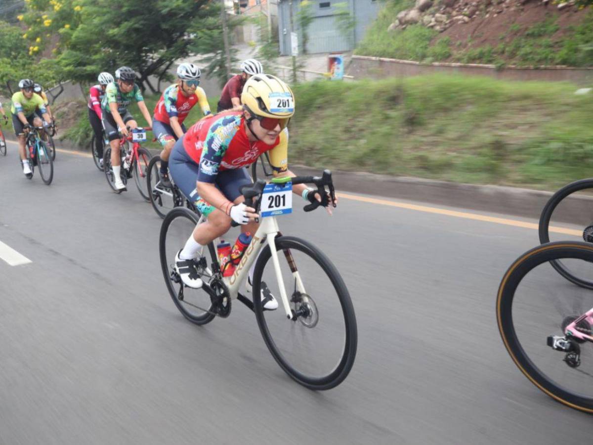 Hombres y mujeres de élite en la Vuelta EL HERALDO 2025