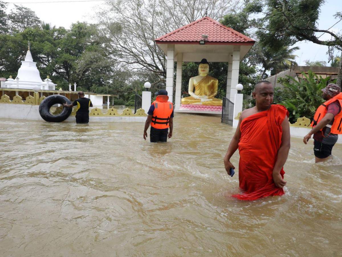 Impactantes imágenes de las inundaciones en Asia: hay más de mil muertos