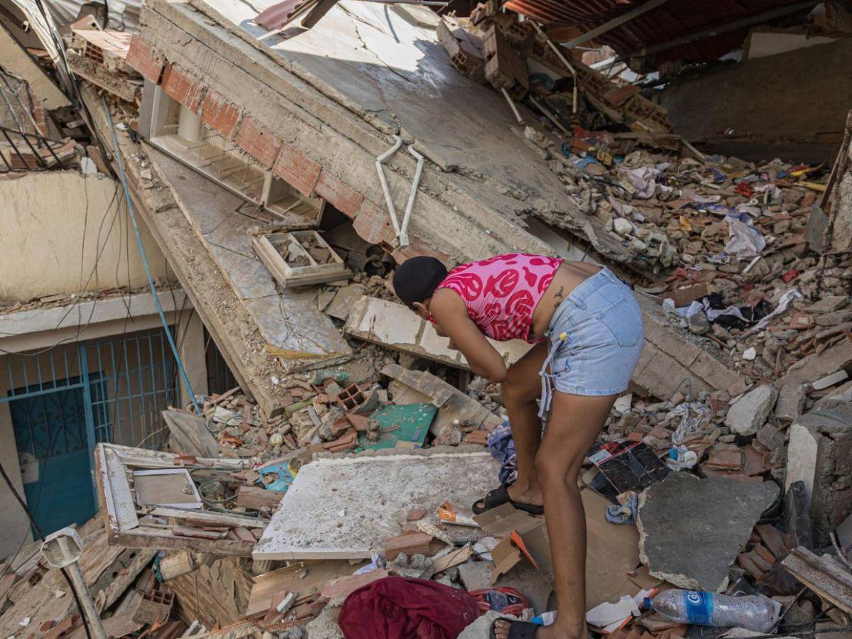 Se elevan a 1,450 las personas fallecidas por el doble terremoto en Venezuela